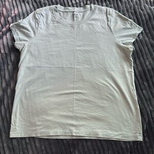 Madewell T-shirt in Light Green. Size Large.